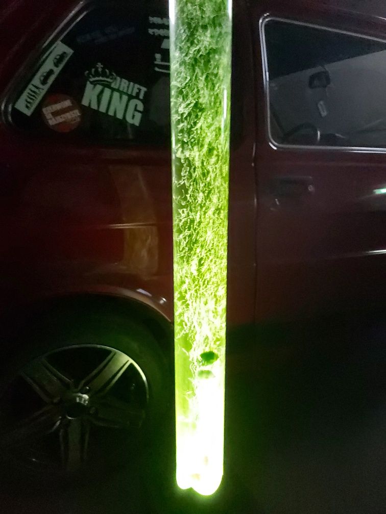 Lampa podłogowa kolumna rybki akwarium