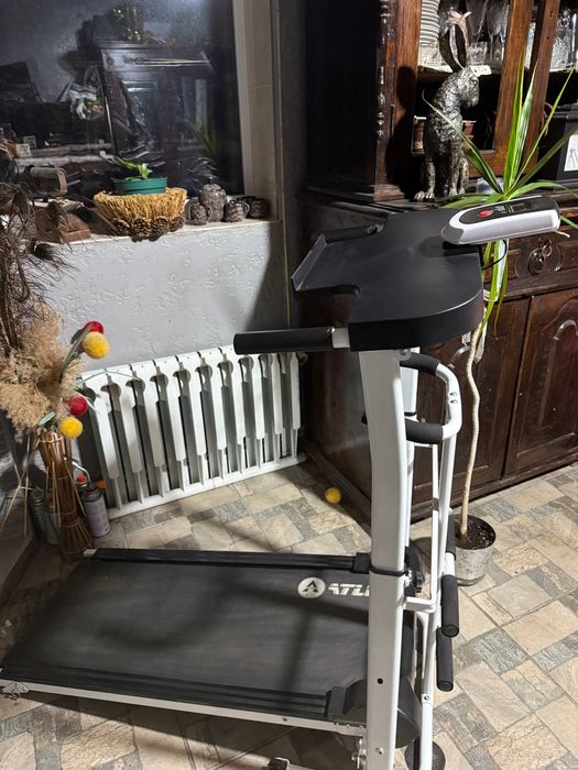 Бігова механічна доріжка