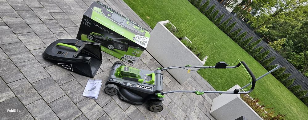 Kosiarka akumulatorowa Lux-Tools 2x20V szer.43cm, ładowarka, baterie