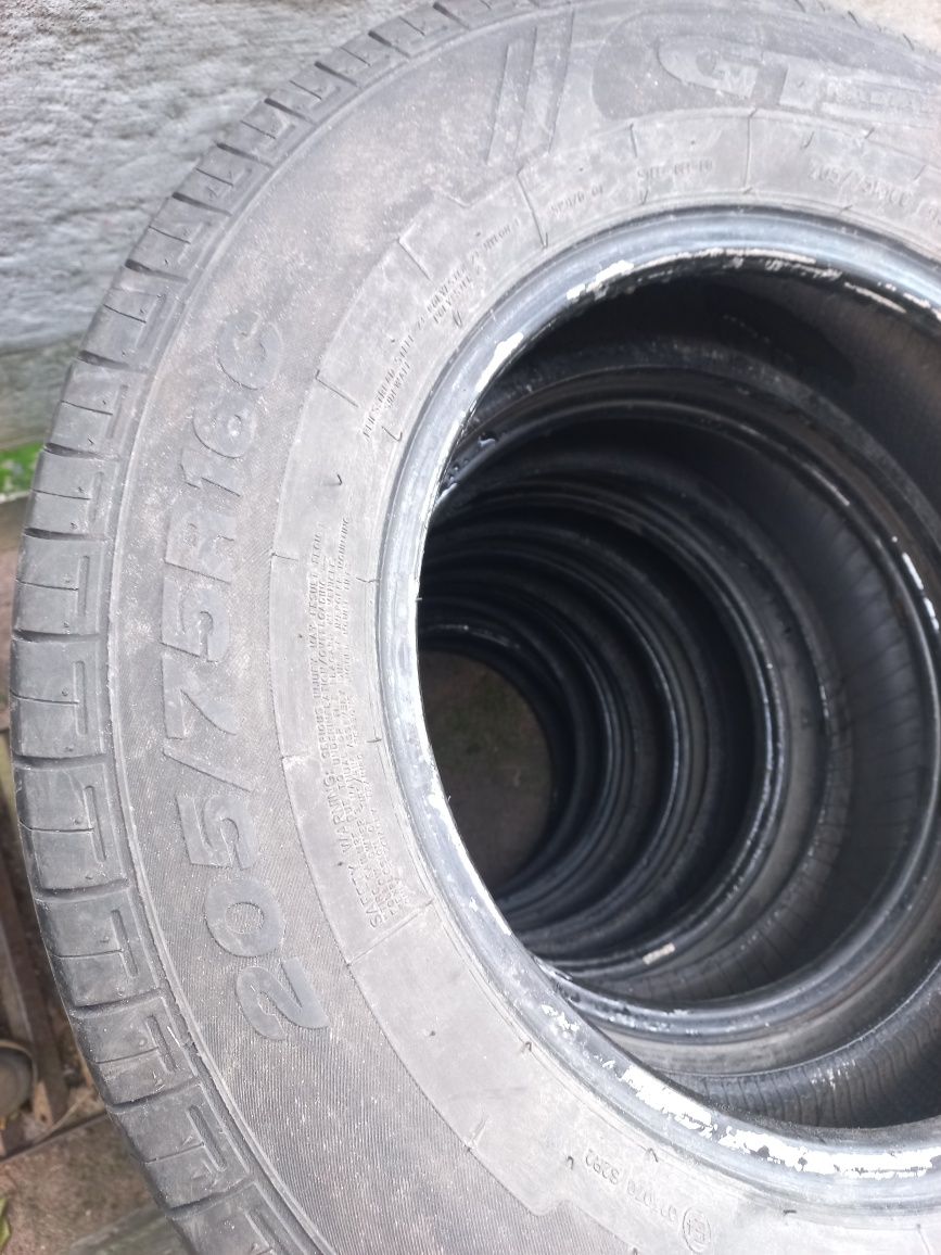 Продам шини 205/75R16c