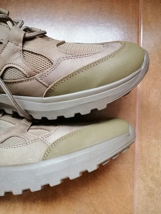 Продам тактичні кросівки