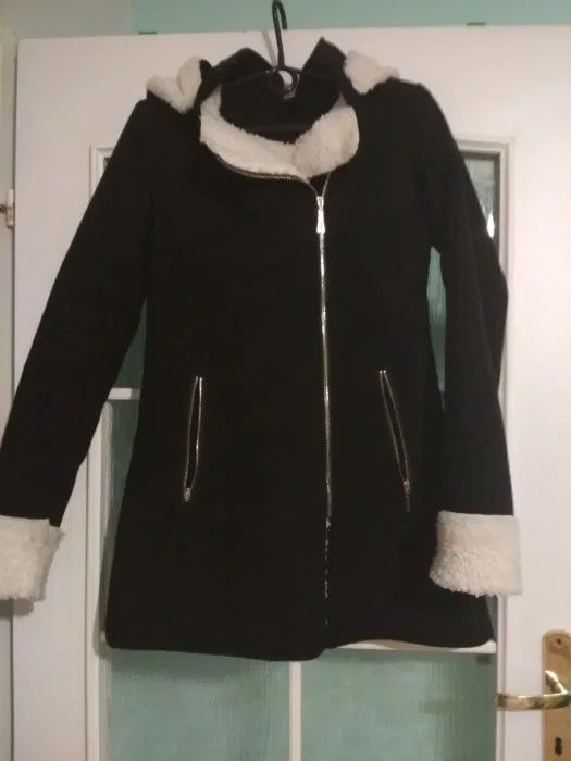 Zimowy płaszcz kożuch kożuszek Netmoda