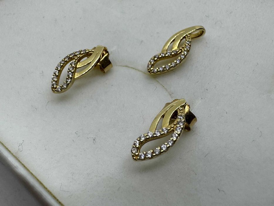 Śliczny złoty komplet APART  kolczyki i zawieszka  585