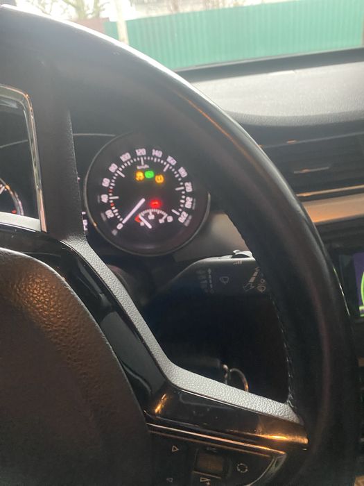 Авто повний привід,сама повна комплектація ,крім шкіри,сервісна книга!