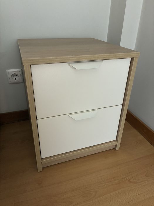 2 mesas de cabeceira IKEA - como novas - preço para as duas