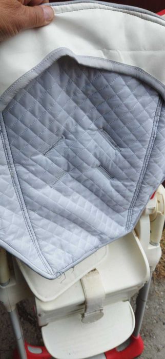 Дитяче крісло та прогулянкова коляска