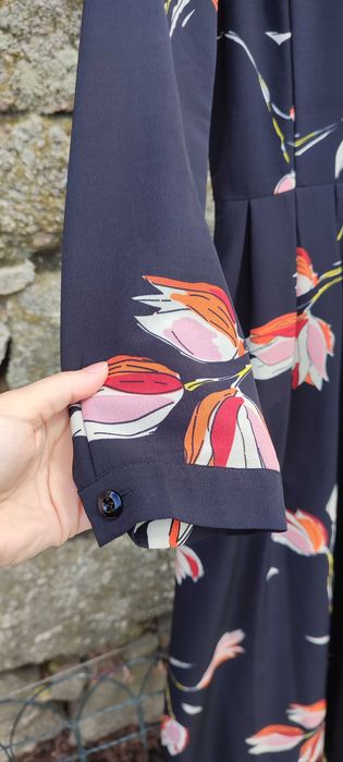 Vestido comprido preto com flores da marca ANONYME DESIGNERS