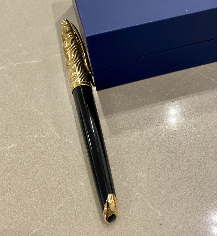 Перьевая ручка Waterman CARENE Essential Black/Gold FP 11 204 НОВАЯ