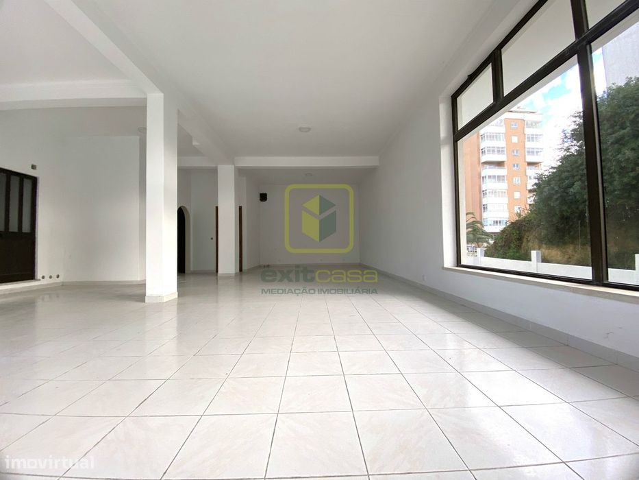 Loja para arrendar, 72.94 m²