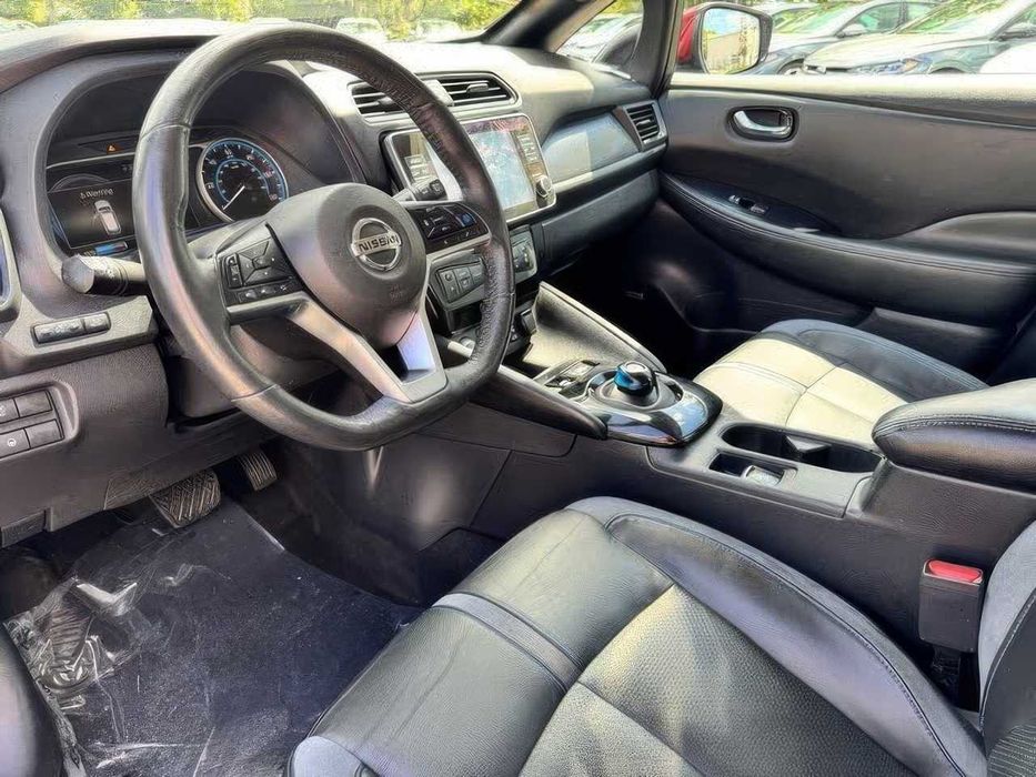 Nissan LEAF SL Plus      2020