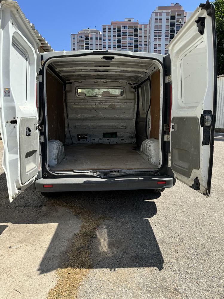 Opel vivaro 2.0 cdti 2011
