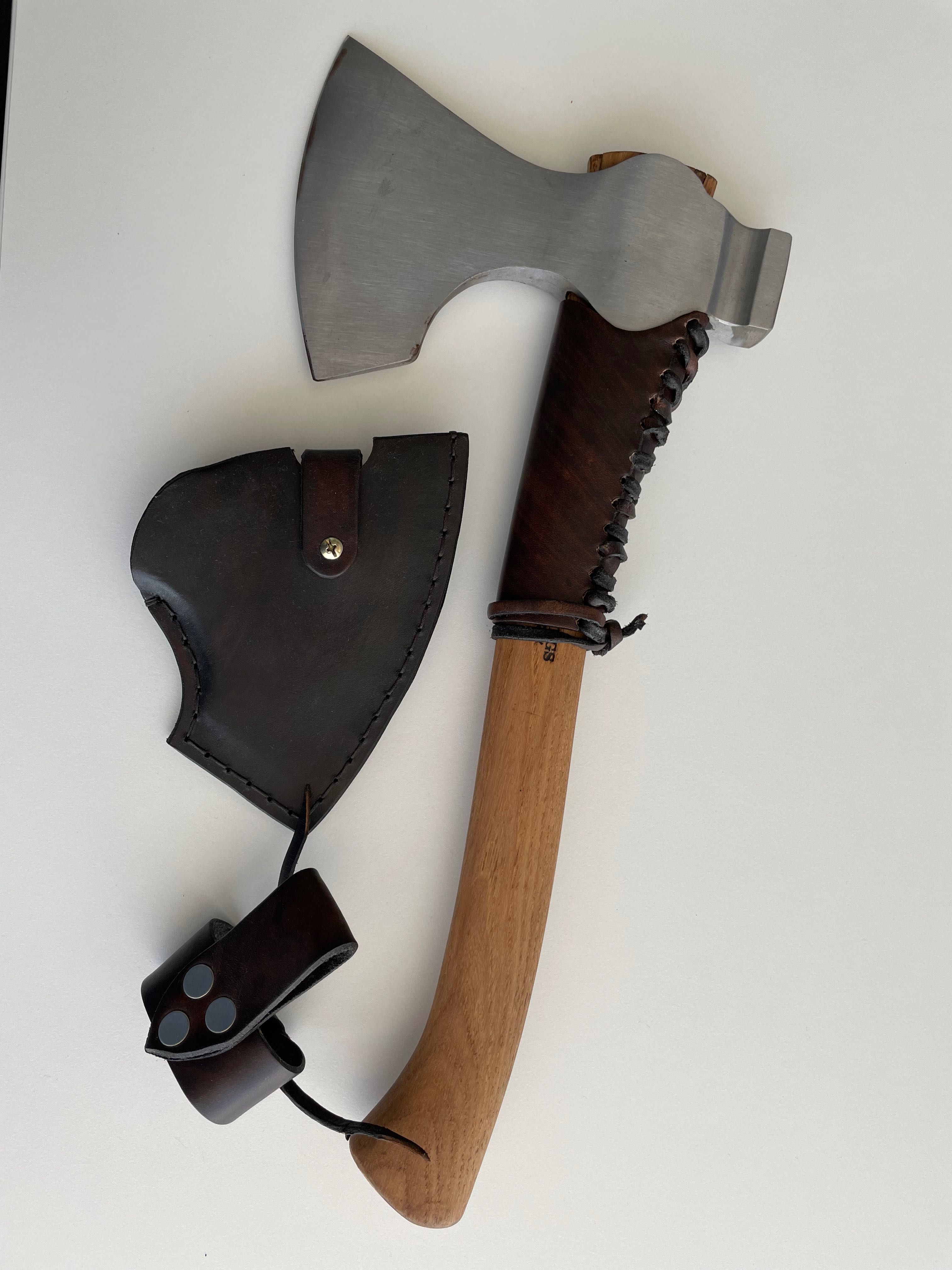 Siekiera wykonana przez VikingArt Pracownia Kowalska - bushcraft