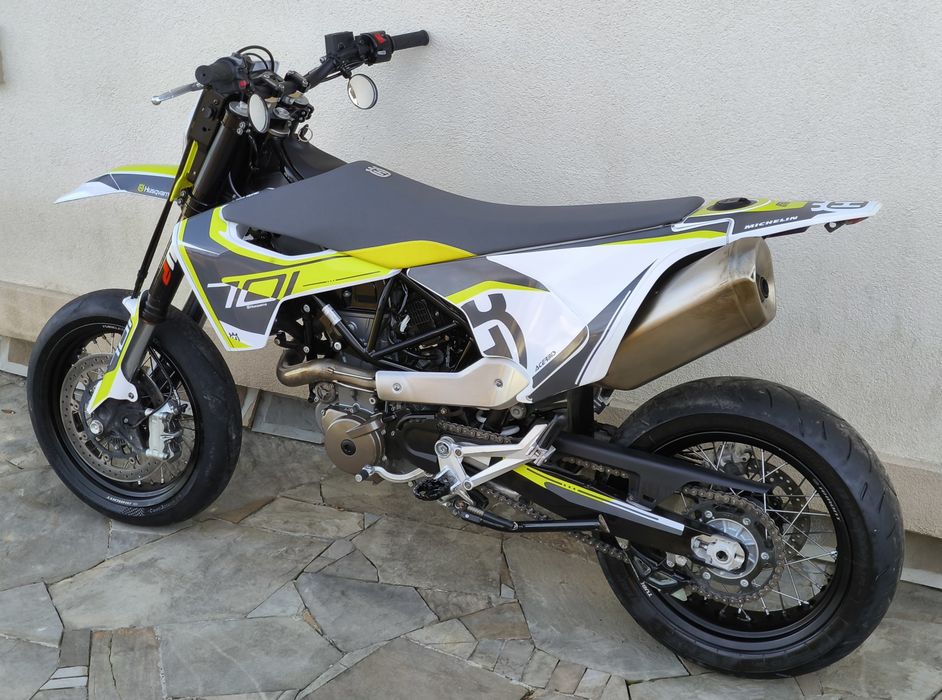 Husqvarna 701  (2023) SUPER MOTO (KTM690,GAS GAS700)