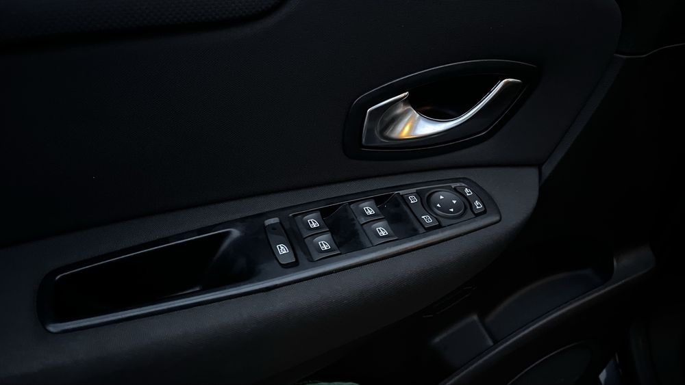 Renault Scenic lll 2010 год АКПП