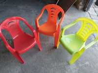 Krzesła ogrodowe dziecięce plus plastikowe kręgle