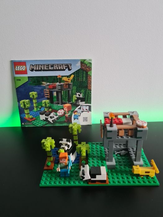 LEGO Minecraft 21158 – Żłobek dla Pand