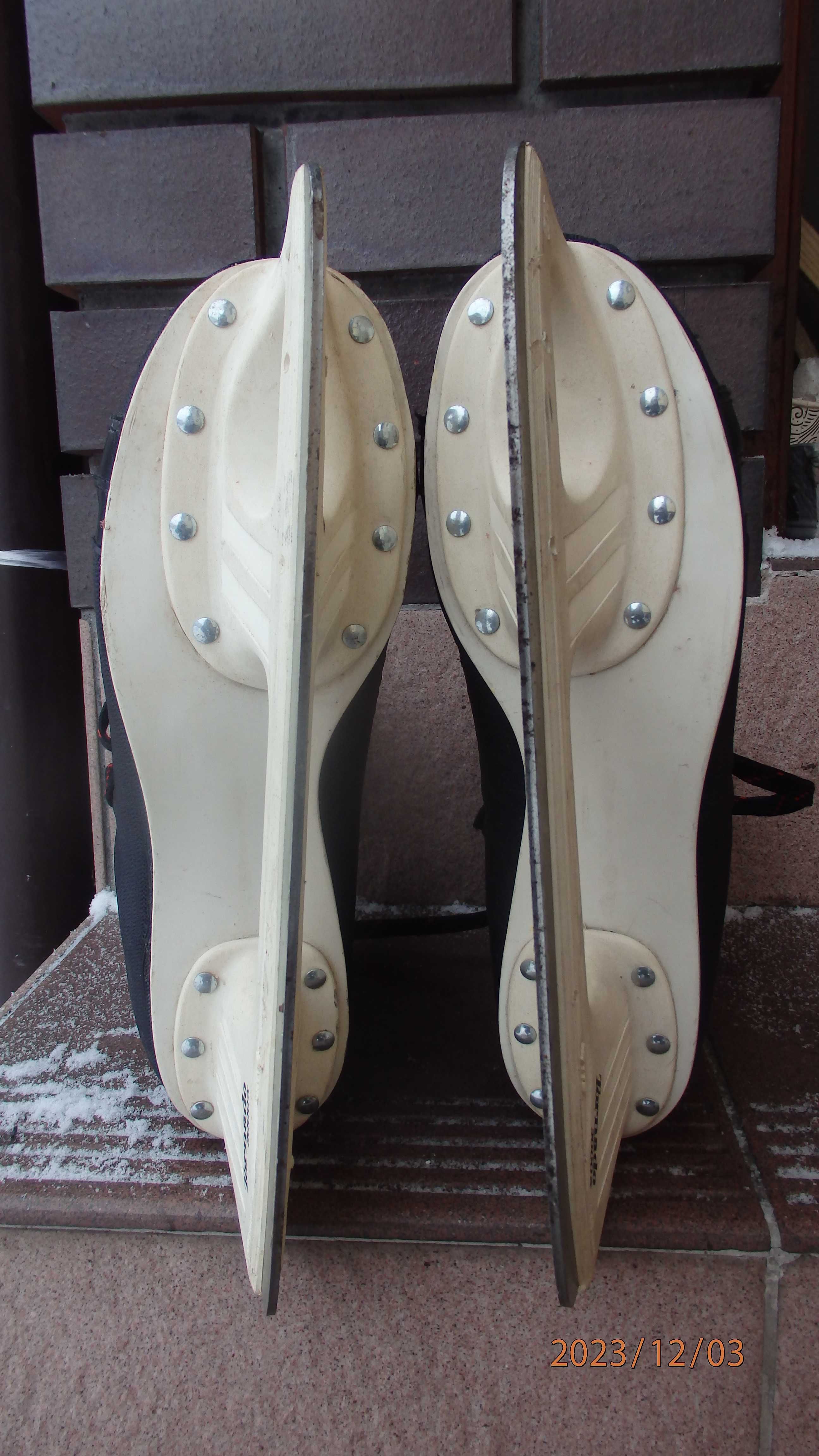 Buty zimowe męskie z łyżwami firmy Botas rozmiar 42.
