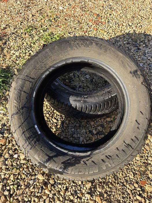 PNEUS  NOVOS  205/60/R16 usados uma viagem