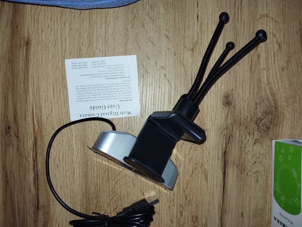 Kamera internetowa na statywie