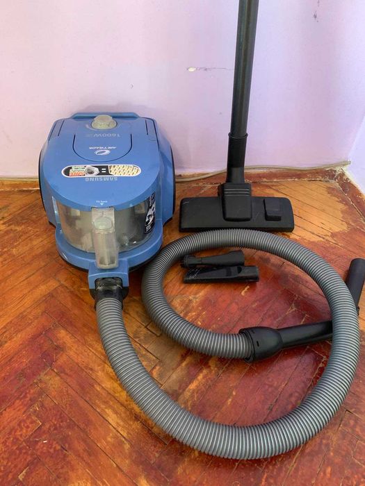 Пилосос  циклонний Samsung SC4331  1600 W