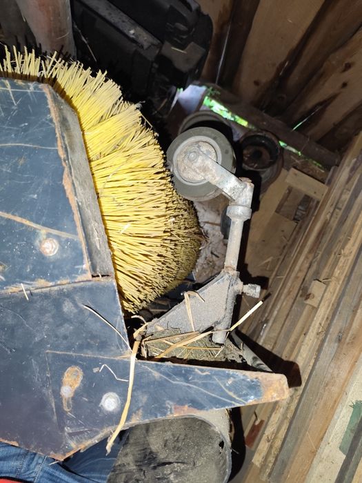 Szczotka traktorkach o Husqvarna