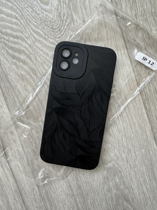 Чохол на iPhone 12 чорний
