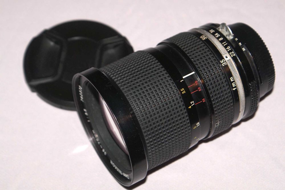 Nikon 35mm f/2.5 Ai (28 f/3.5)