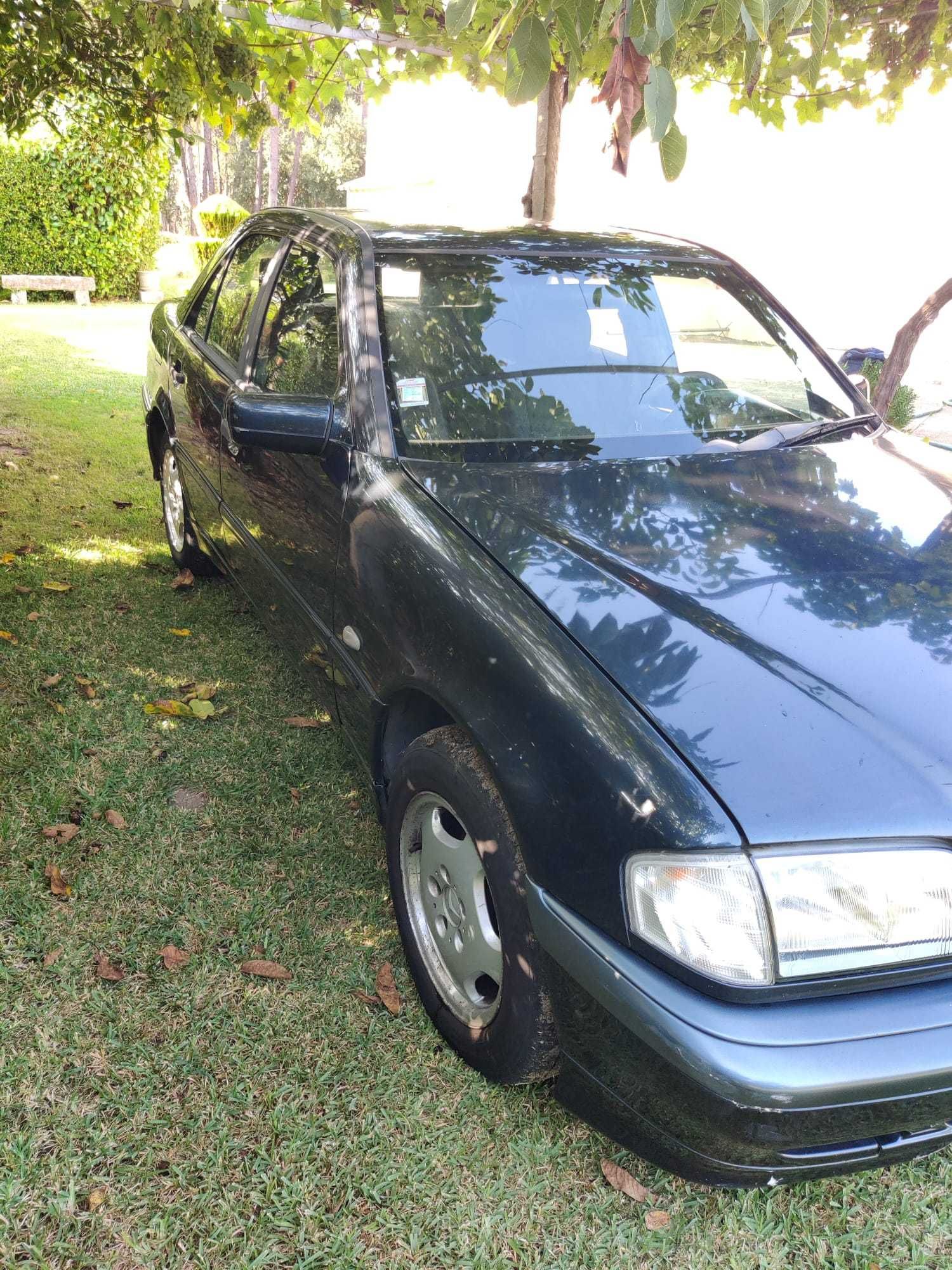 Mercedes-Benz C200. Clássico económico desde 1997