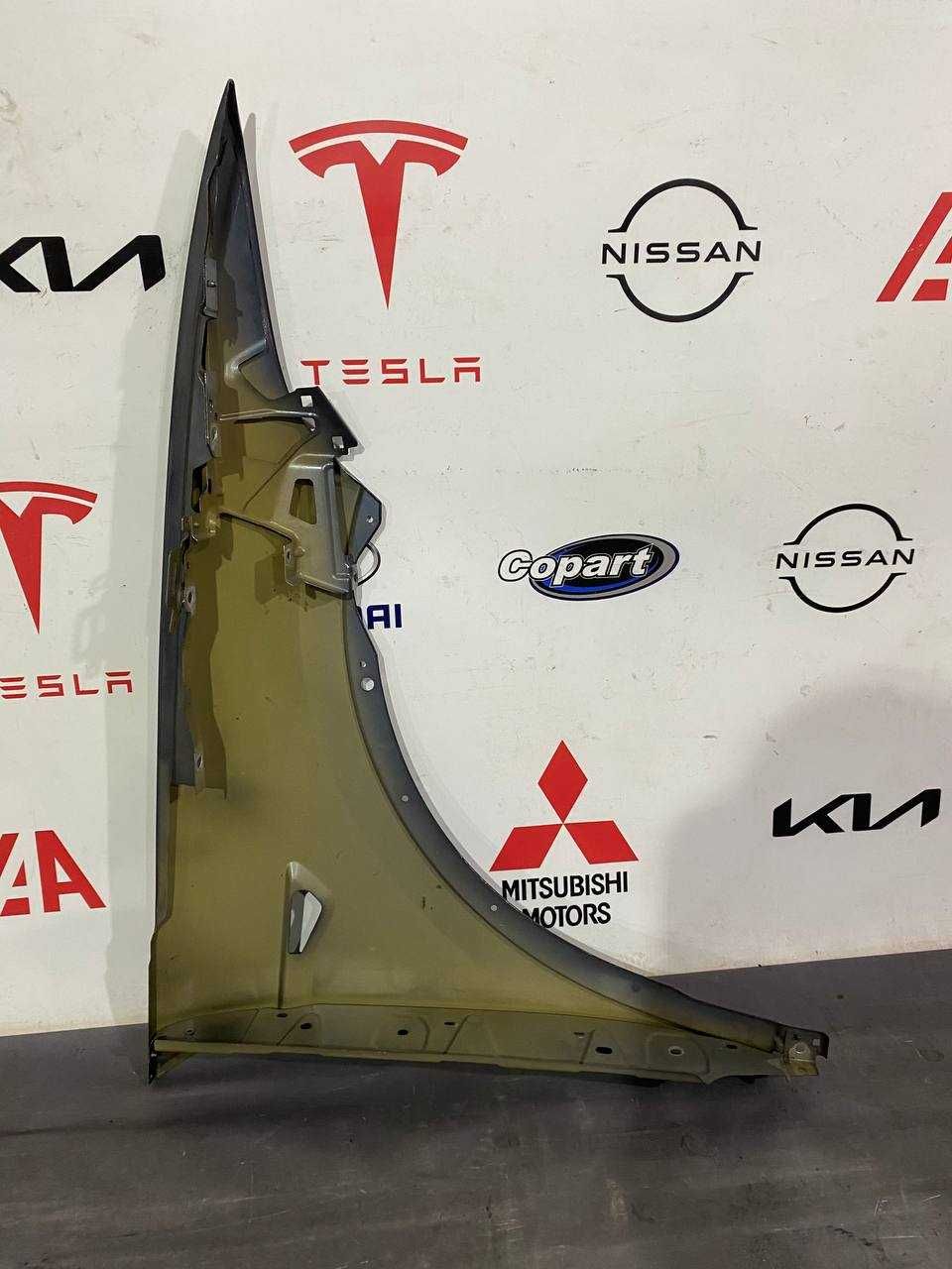 Крило переднє ліве Tesla Model X Plaid 1061700-00-B оригінал