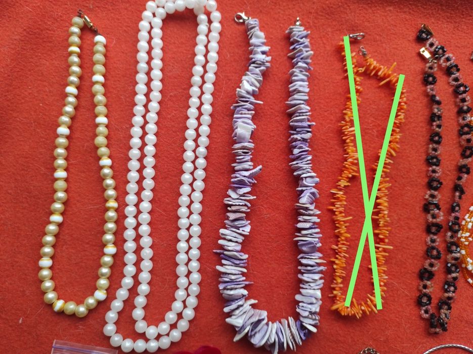 Біжутерія нова і старовинна Намисто Брошка