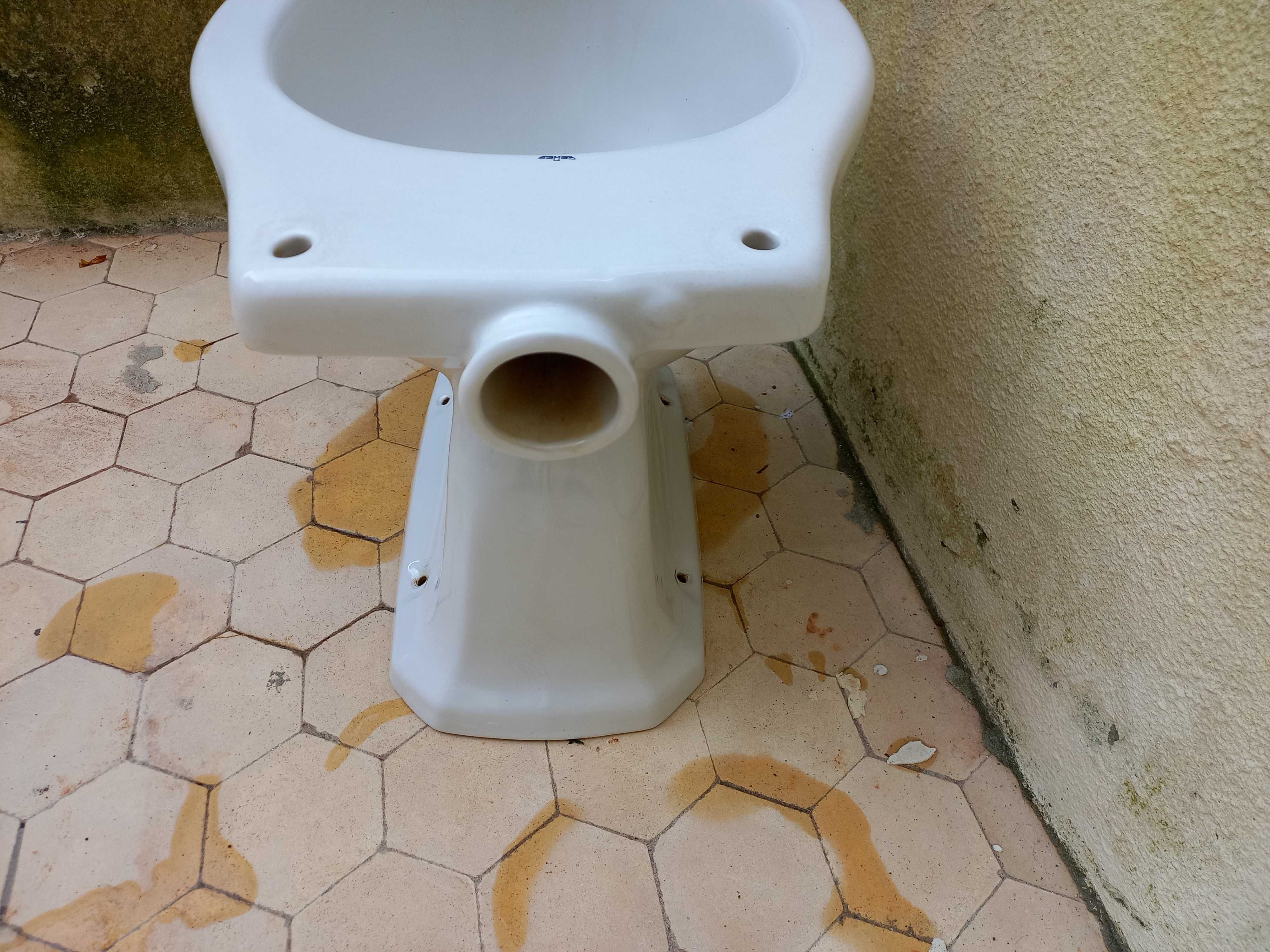 Sanita em Loiça Cerâmica Ceres
