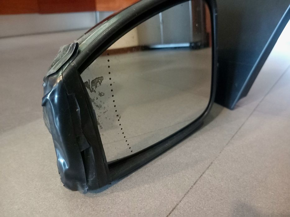 Oryginalne lusterko lewe Renault Megane III - uszkodzona oprawa