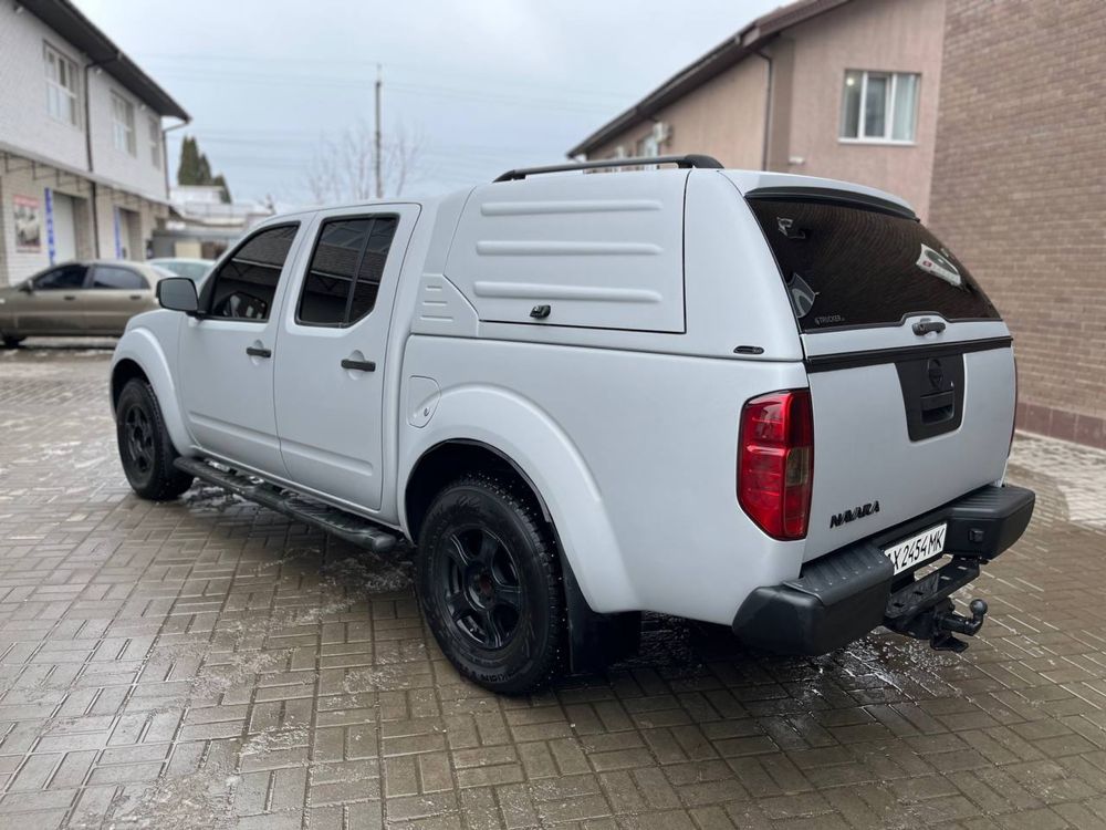 Nissan navara 2012 рік