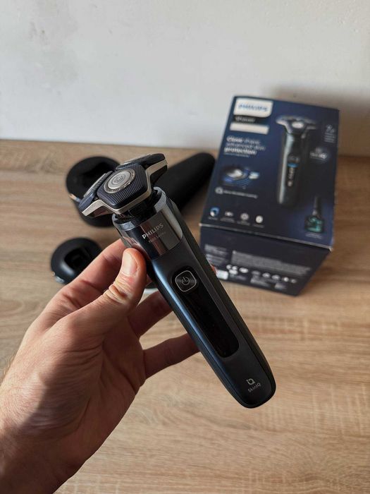 Бритва Philips Series 7000 S7882 ( полный комплект )