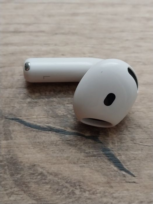 Lewa sluchawka air pods 4