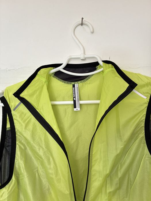 Велосипедна вітрозахисна жилетка Assos Wind Vest розмір М