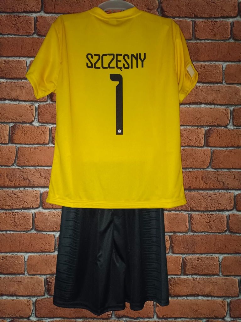 Strój bramkarski dziecięcy z getrami Polska Szczęsny rozm. 134