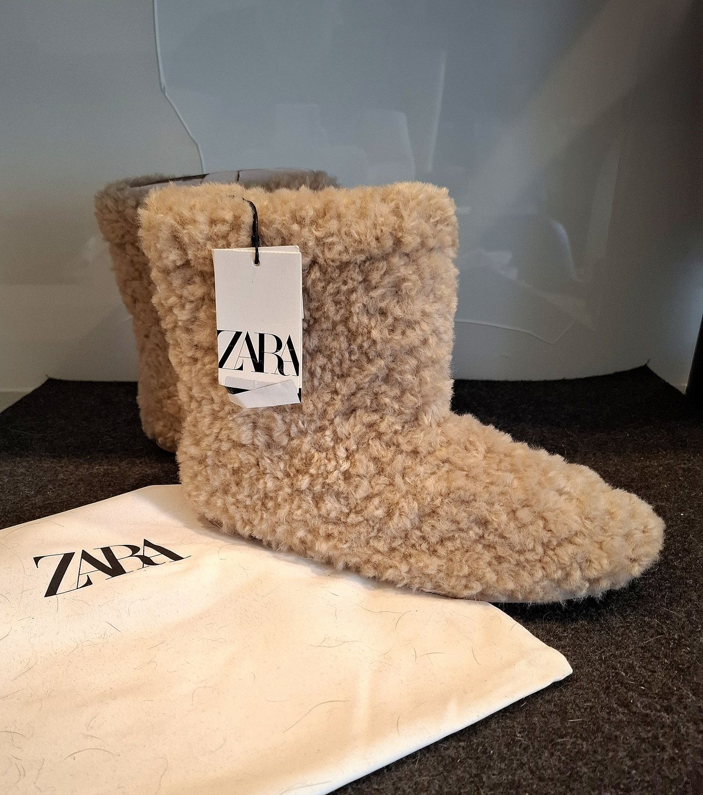 Kapcie,  botki z futerkiem,  Zara, rozmiar 38_ Nowe z metkami