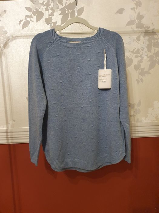 Jasnoniebieski cienki sweter