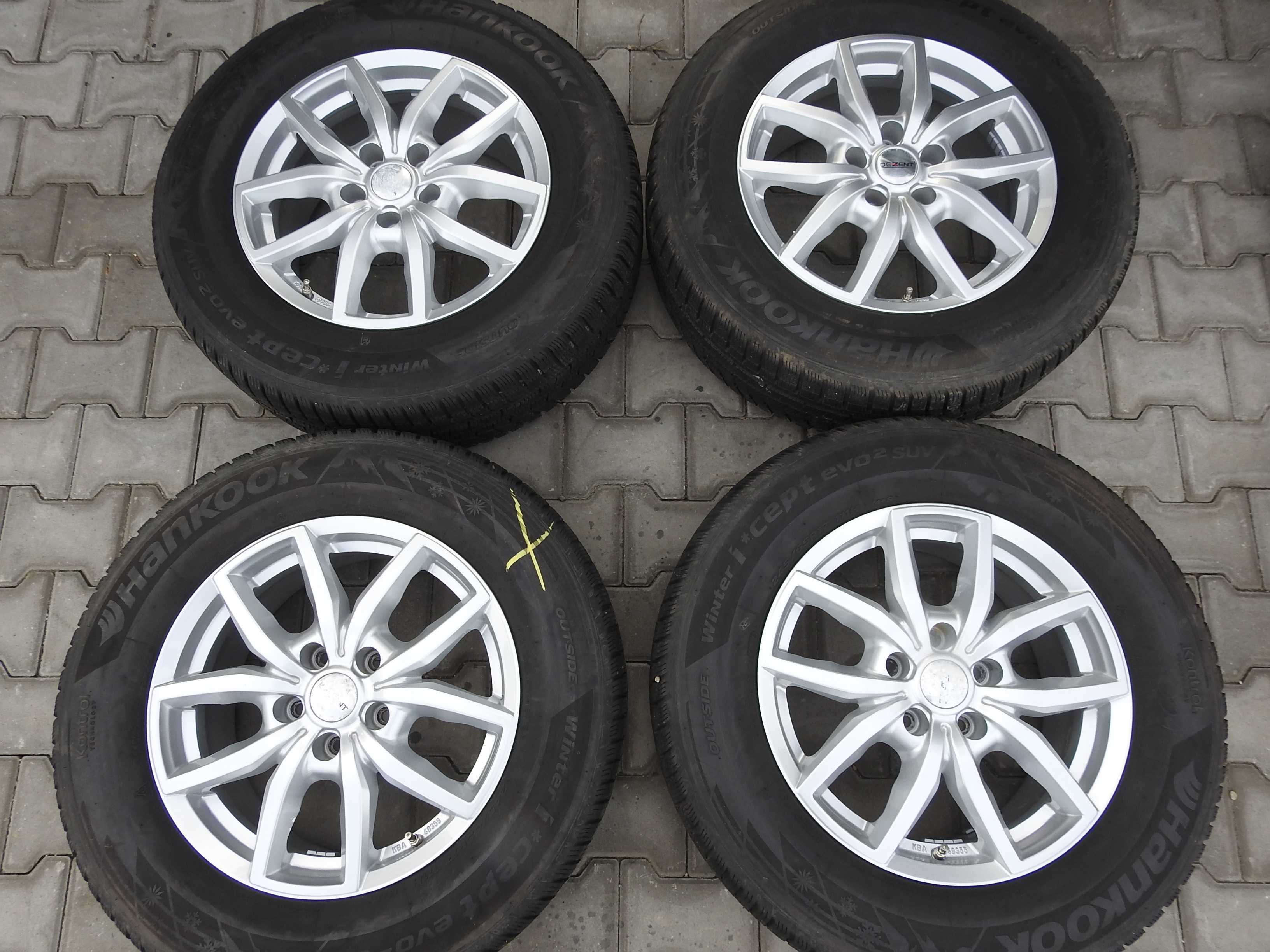 4x Alufelgi 17'' 5x120 7,5J ET 50 Dezent piasta 65,1 VW T5 T6