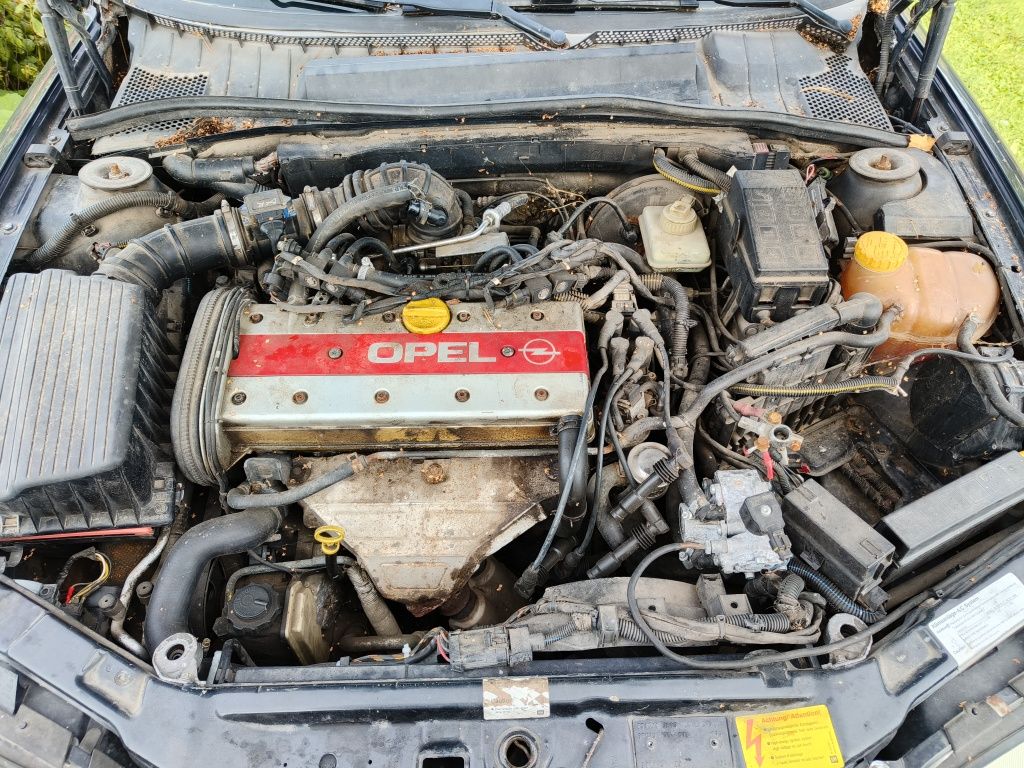 Silnik 1.8 16V pokrywa zaworów głowica wałek wał miska blok Opel