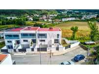 Vende-se Moradia Gaveto- Nova - Braga