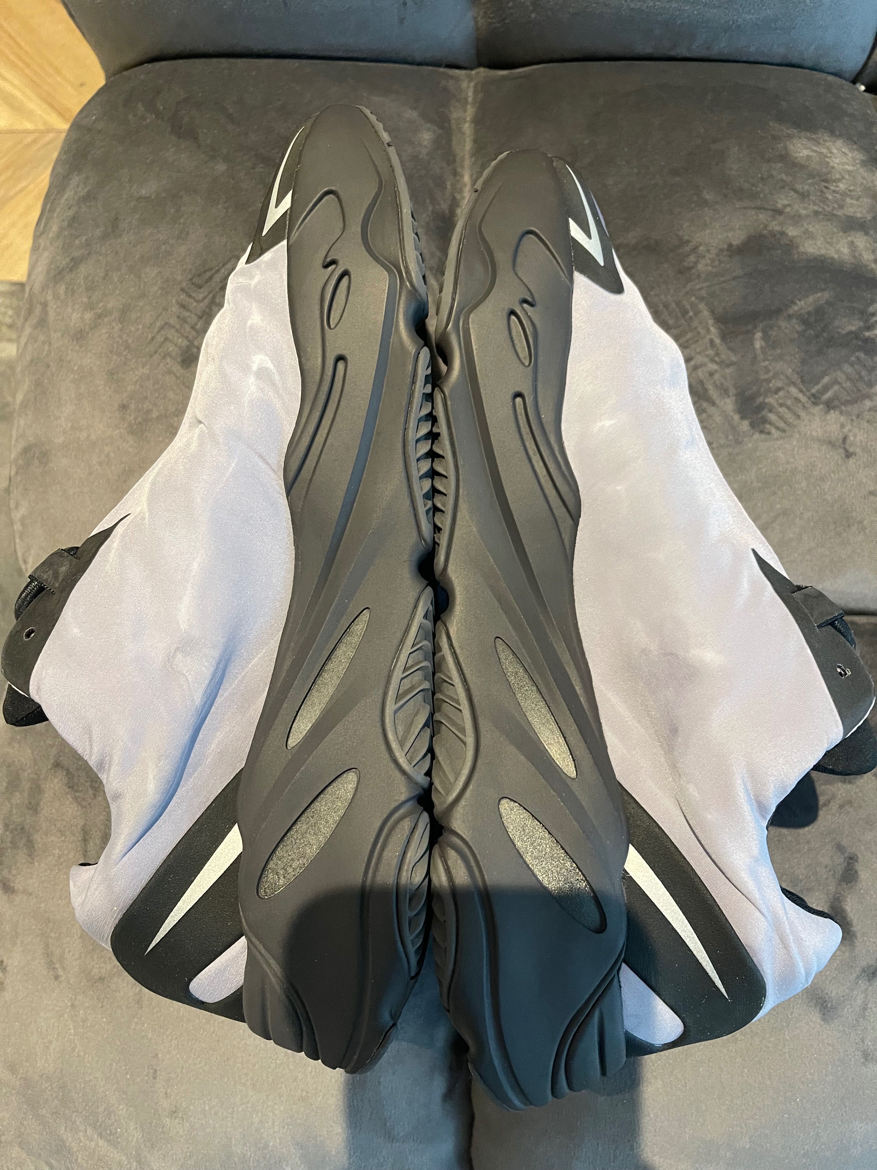 Adidas yeezy boost 700 MNVN geode 43