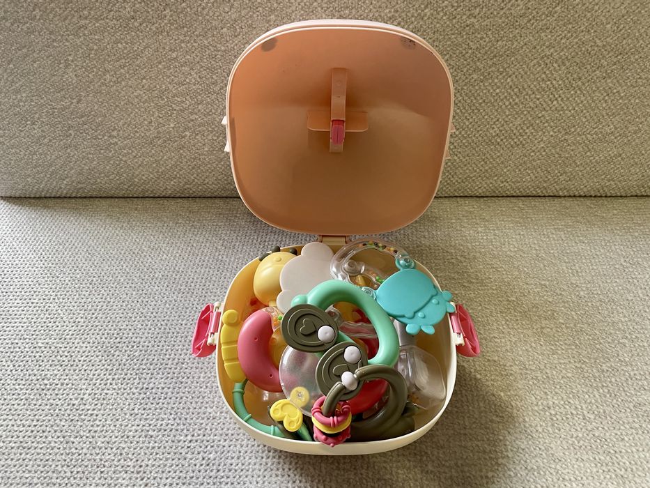 Брязкальця і гризуни в контейнері синій кит