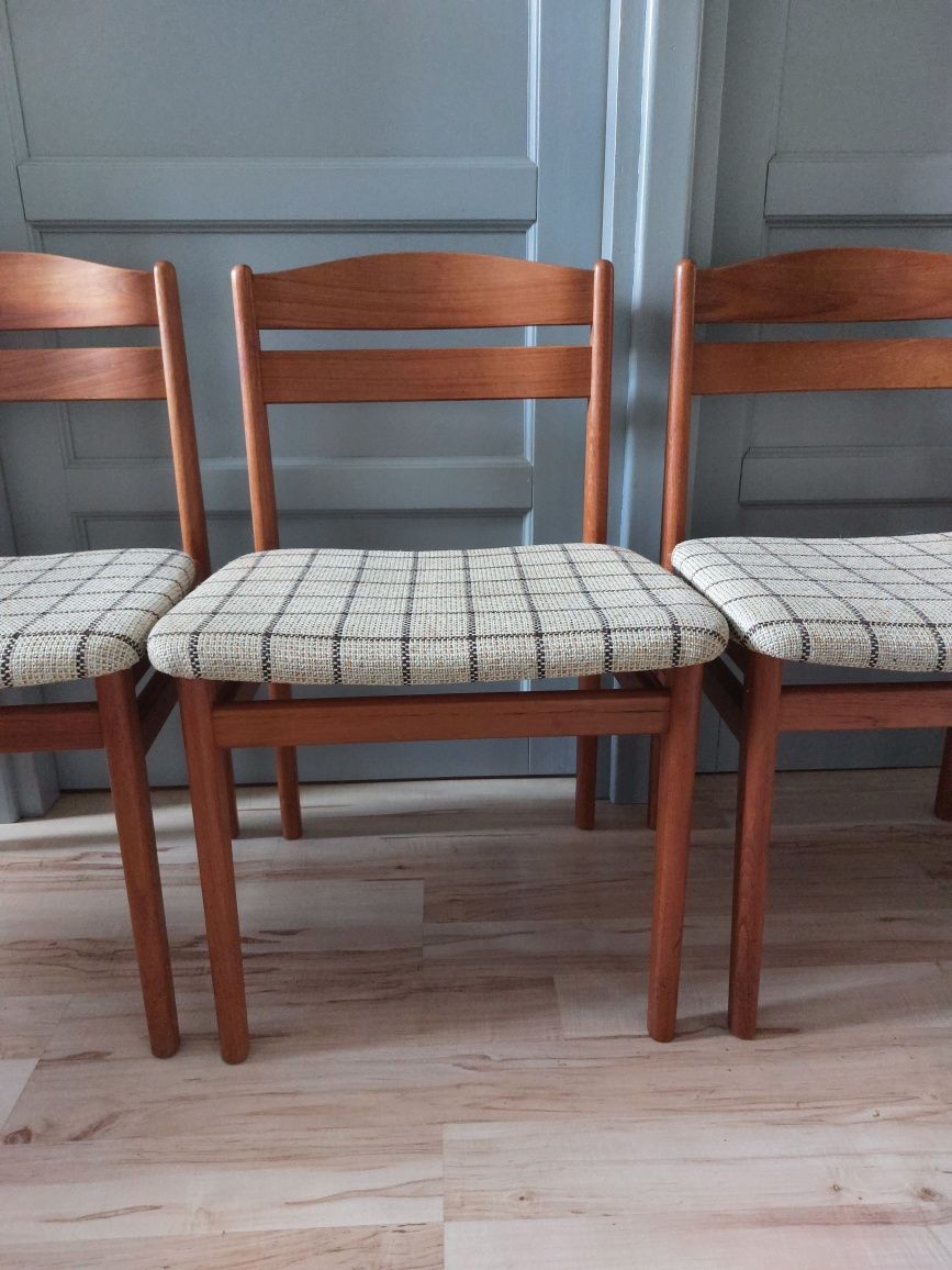 krzesło duńskie tekowe (sygnowane) vintage tapicerowane
