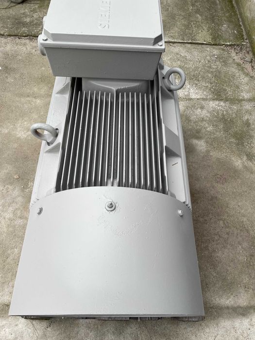 Silnik elektryczny SIEMENS 200 kW 1480 obr