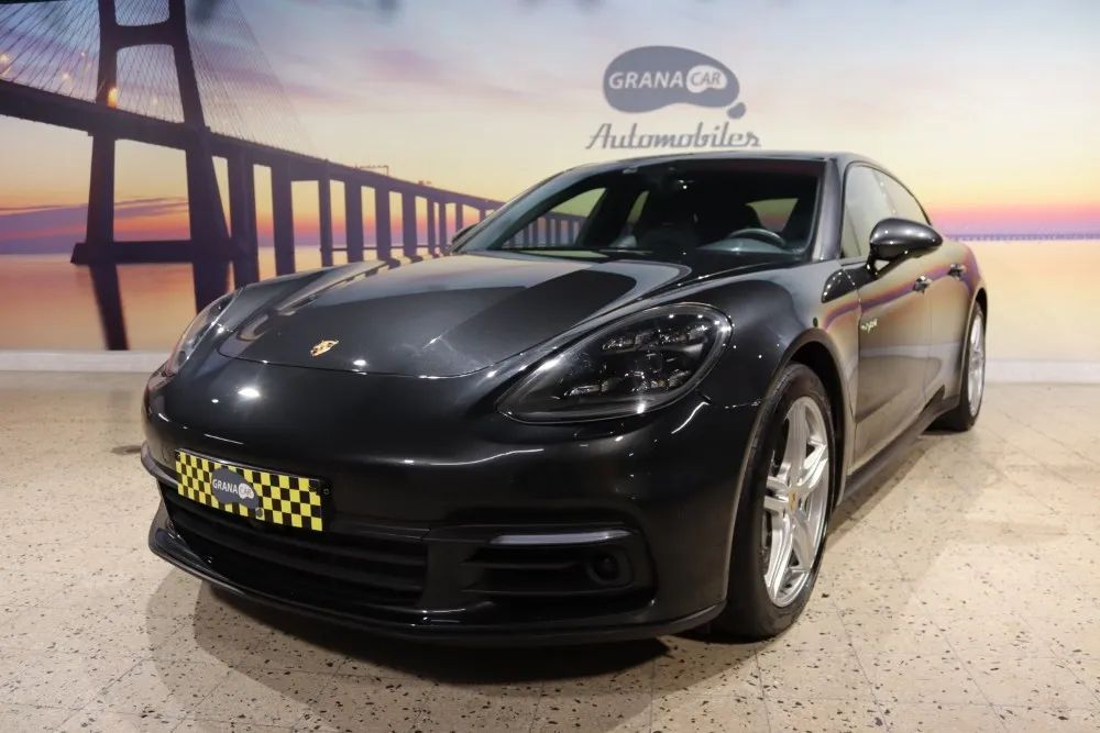 Porsche Panamera 4 E-Hybrid