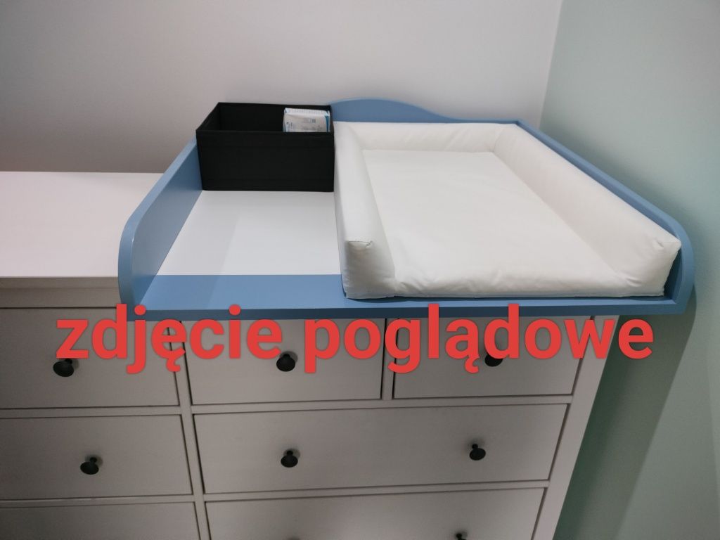 Przewijak na komodę na przykład Hemnes Ikea