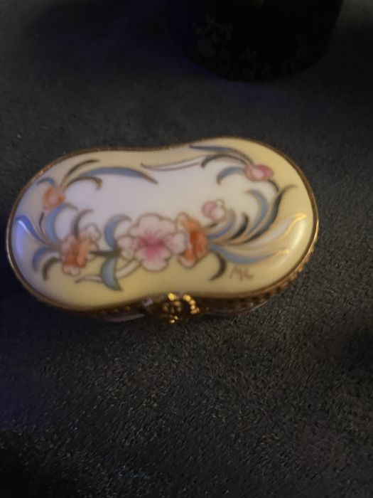 Varias peças miniaturas em limoges