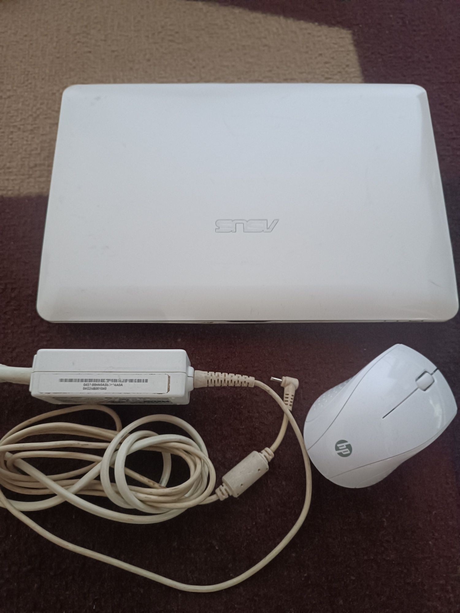 Portátil Asus + colunas